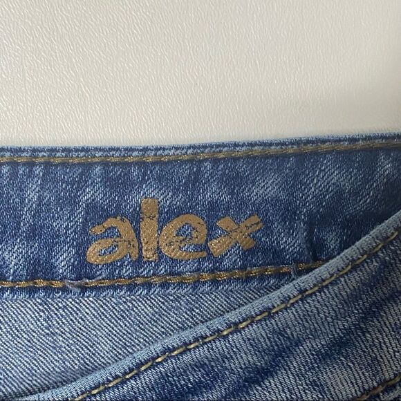 Silver Jeans Co | Alex Denim Capri’s - Picture 5 of 7